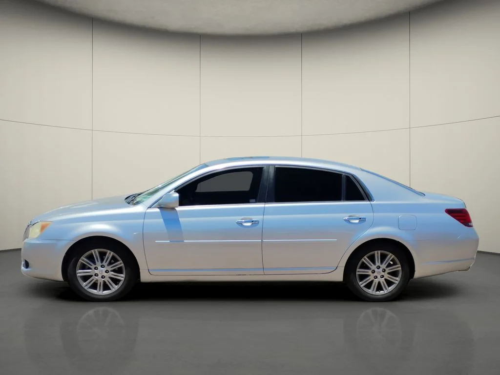 Used 2010 Silver Toyota LTD image 4