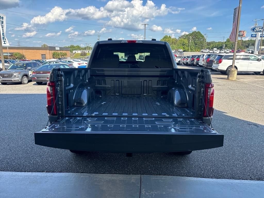 New 2026 Carbonized Gray Metallic Ford XLT image 3