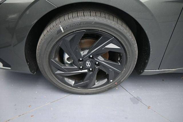 New 2026 Gray Hyundai SEL Sport Premium image 21