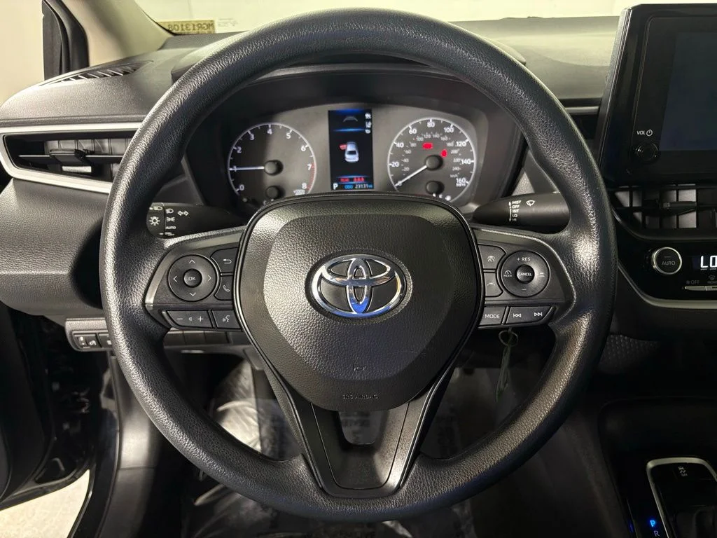 2025 Toyota Corolla LE - Photo 17
