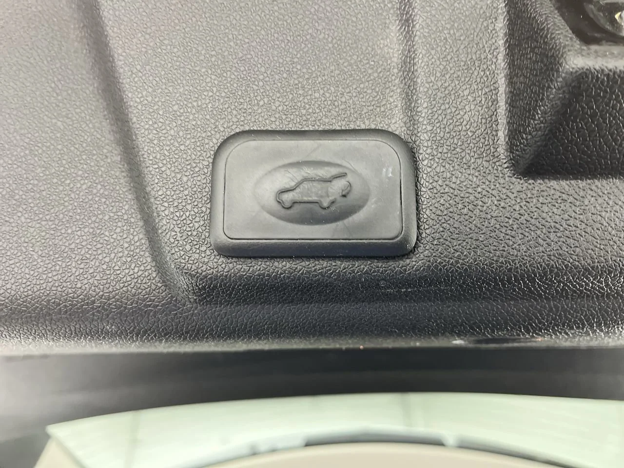 Used 2017 TUNGSTEN METALLIC Chevrolet LT image 29