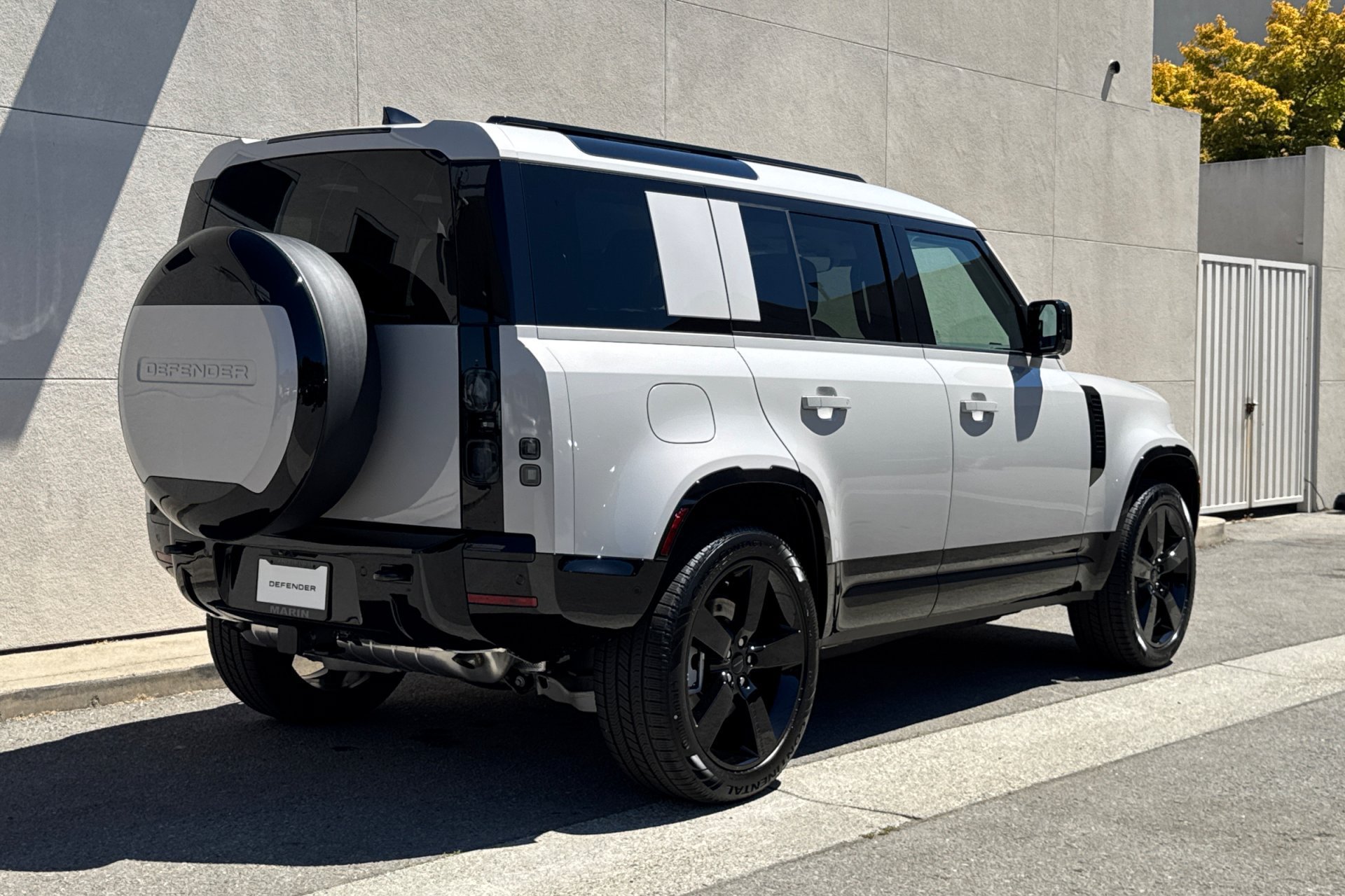 New 2026 Borasco Grey Land Rover X-Dynamic SE image 2