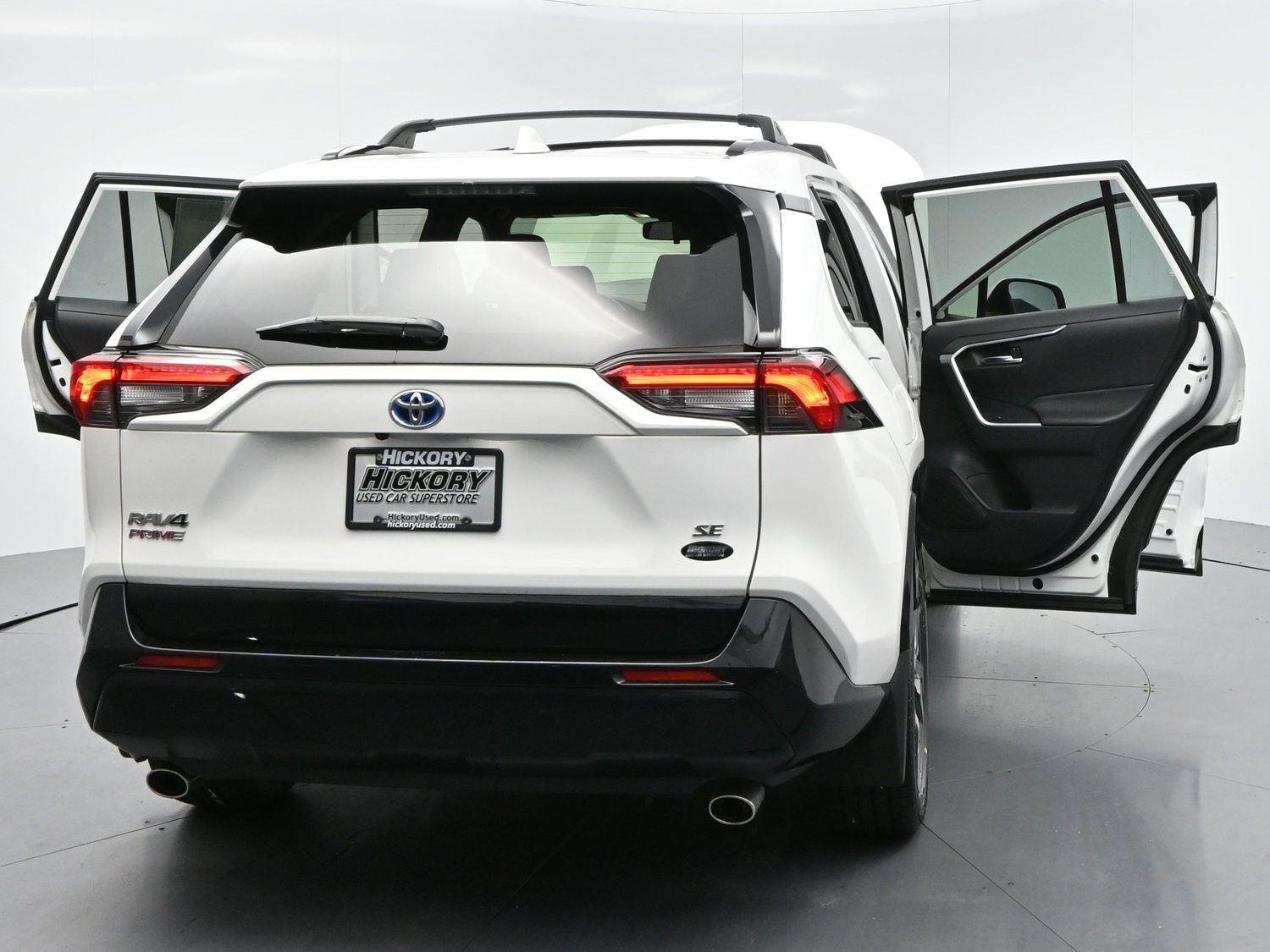 Used 2024 Ice Cap Toyota SE image 42
