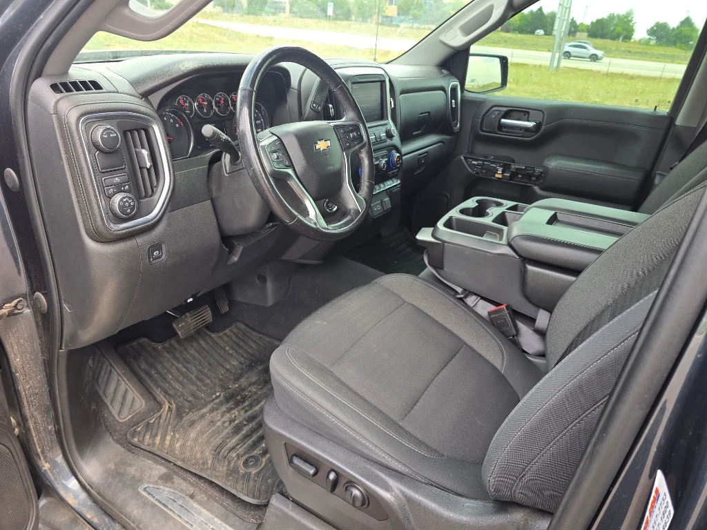 Used 2020 Shadow Gray Metallic Chevrolet LT image 26