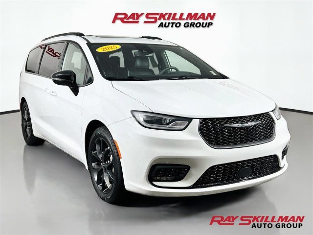 2025 Chrysler Pacifica