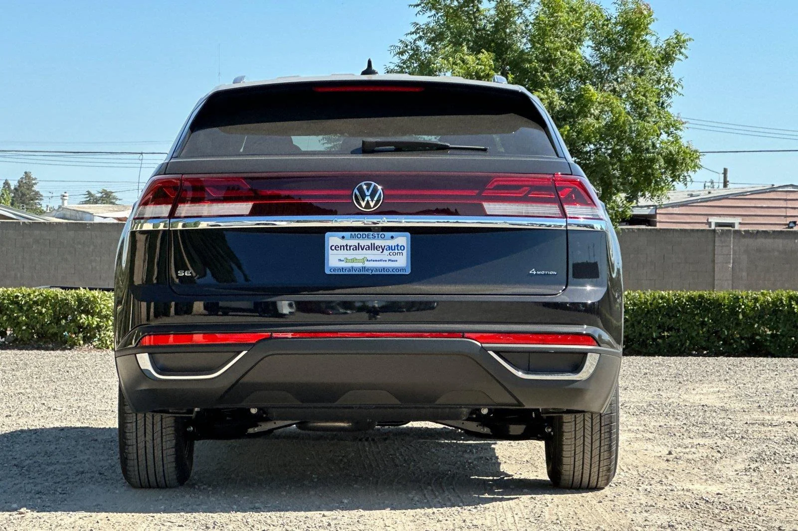New 2026 Deep Black Pearl Volkswagen 2.0T SE image 5