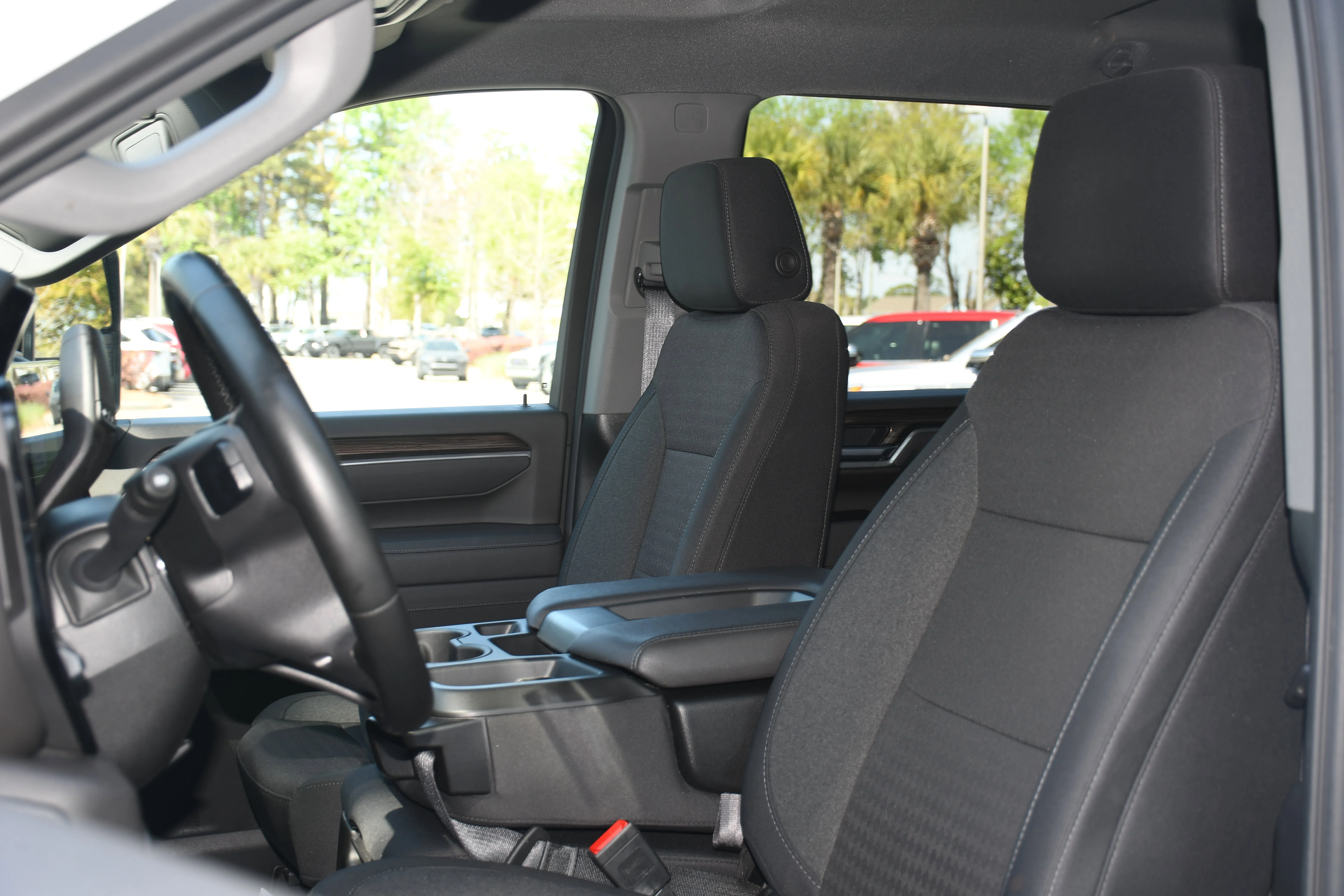Used 2025 White Chevrolet LT image 11