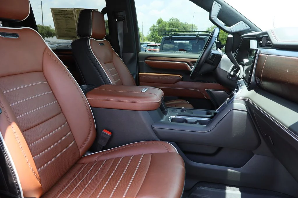 Used 2024 Silver GMC Denali Ultimate image 33