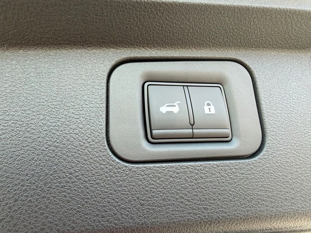New 2026 Aspen White TriCoat Nissan SL image 39