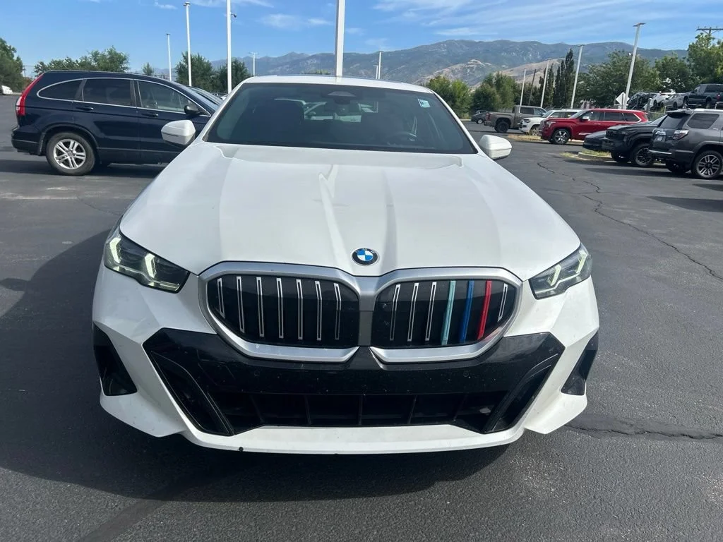 Used 2024 Mineral White Metallic BMW 530i xDrive image 4