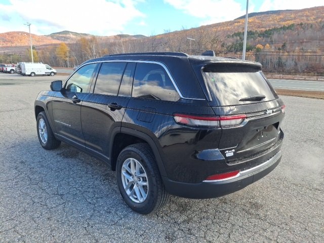 2025 Jeep Grand Cherokee Laredo X photo 4