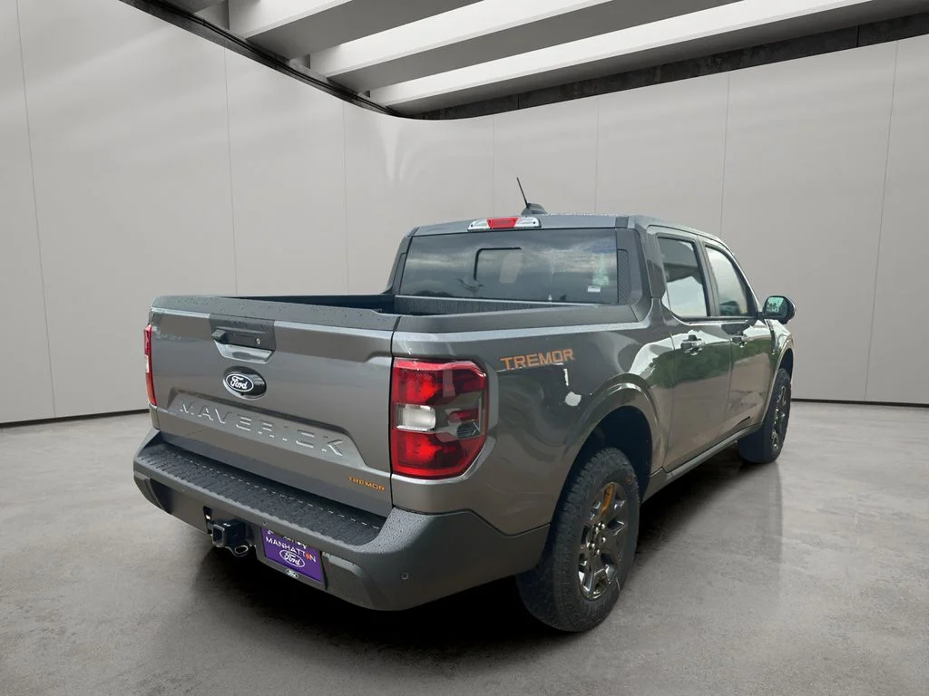 New 2026 Carbonized Gray Metallic Ford Tremor® image 5