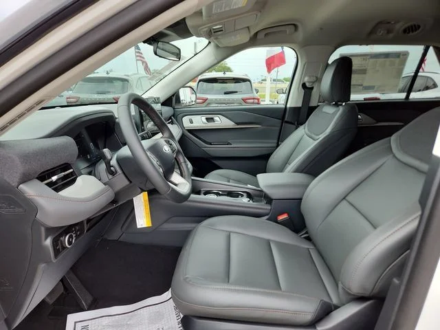 New 2026 Star White Metallic Tri-Coat Ford Active image 12