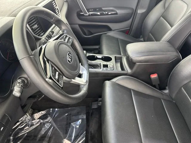 Used 2022 White Kia Nightfall image 22