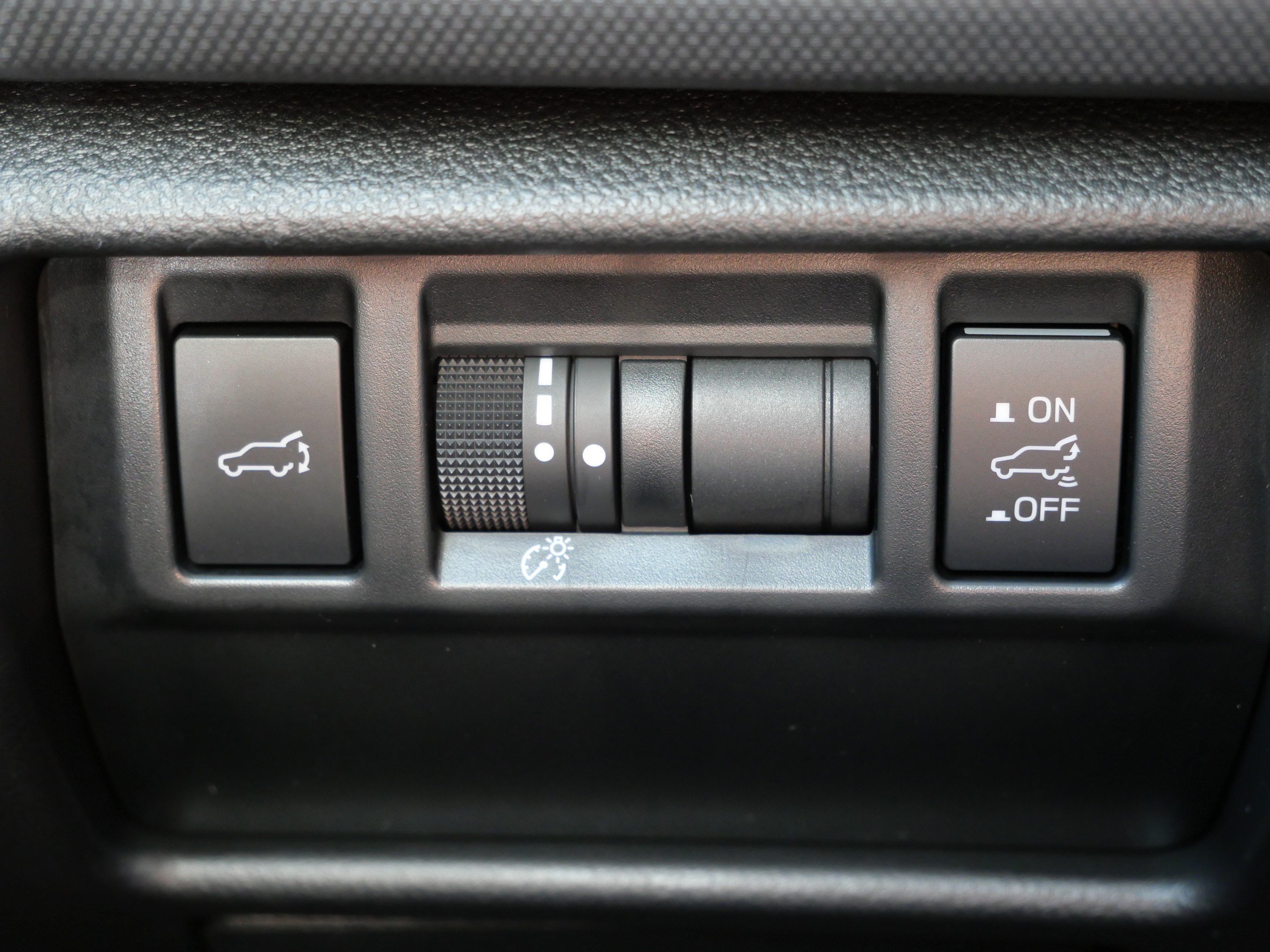 Used 2025 Autumn Green Metallic Subaru Limited image 26