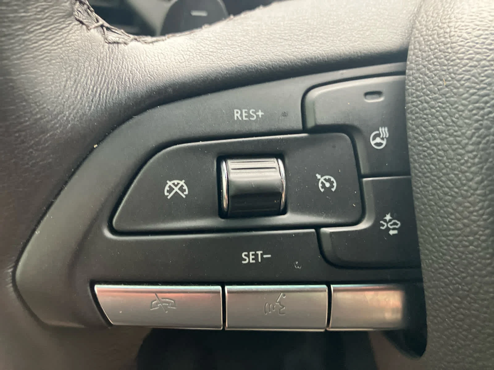 Used 2022 Wave Metallic Cadillac Premium Luxury image 17