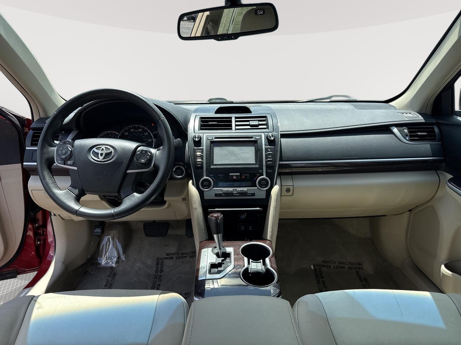 Used 2014 Barcelona Red Metallic Toyota XLE image 26