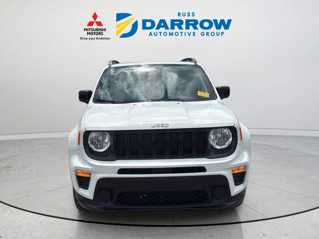 Used 2023 White Jeep Latitude image 8