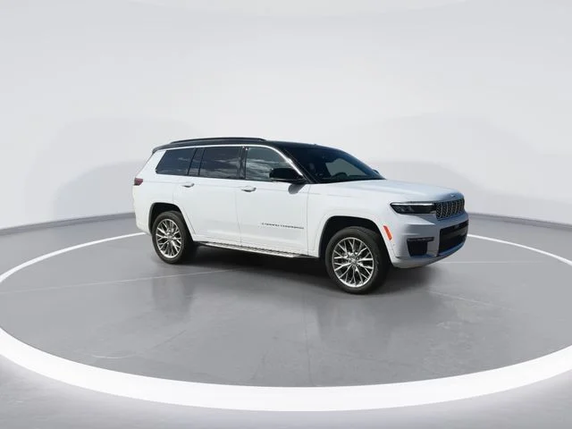 Used 2025 White Jeep Summit image 13