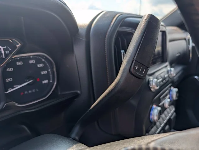 Used 2022 White GMC AT4 image 25