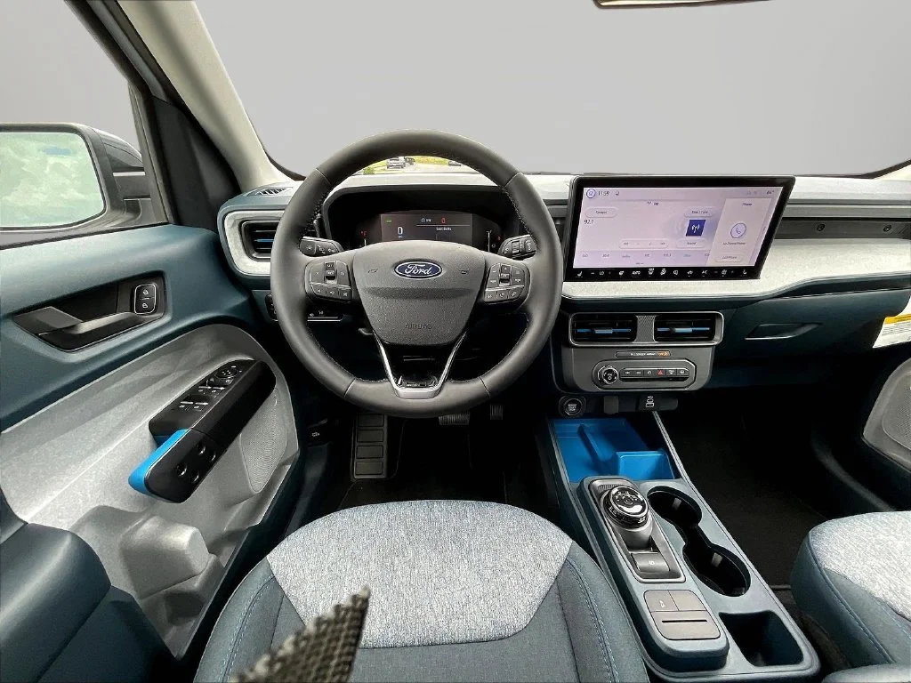 New 2026 Oxford White Ford XLT image 17