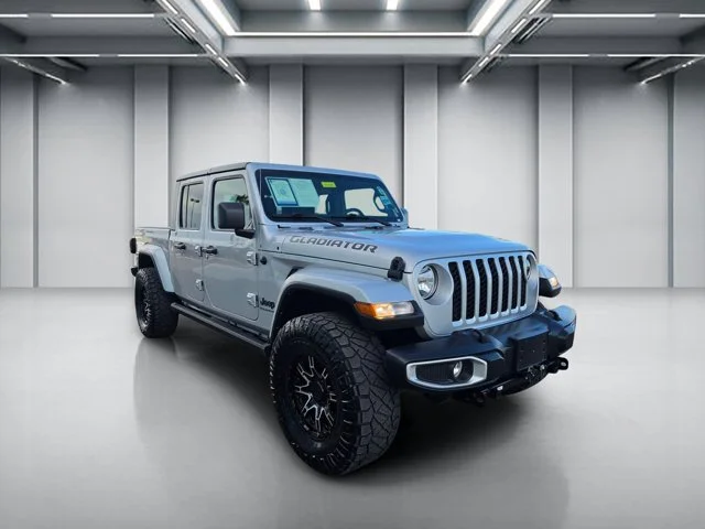 Used 2023 Silver Jeep Sport S image 3