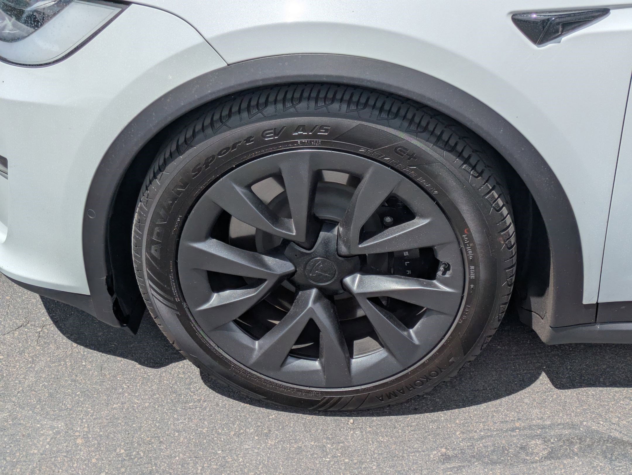 Used 2022 White Tesla AWD image 11