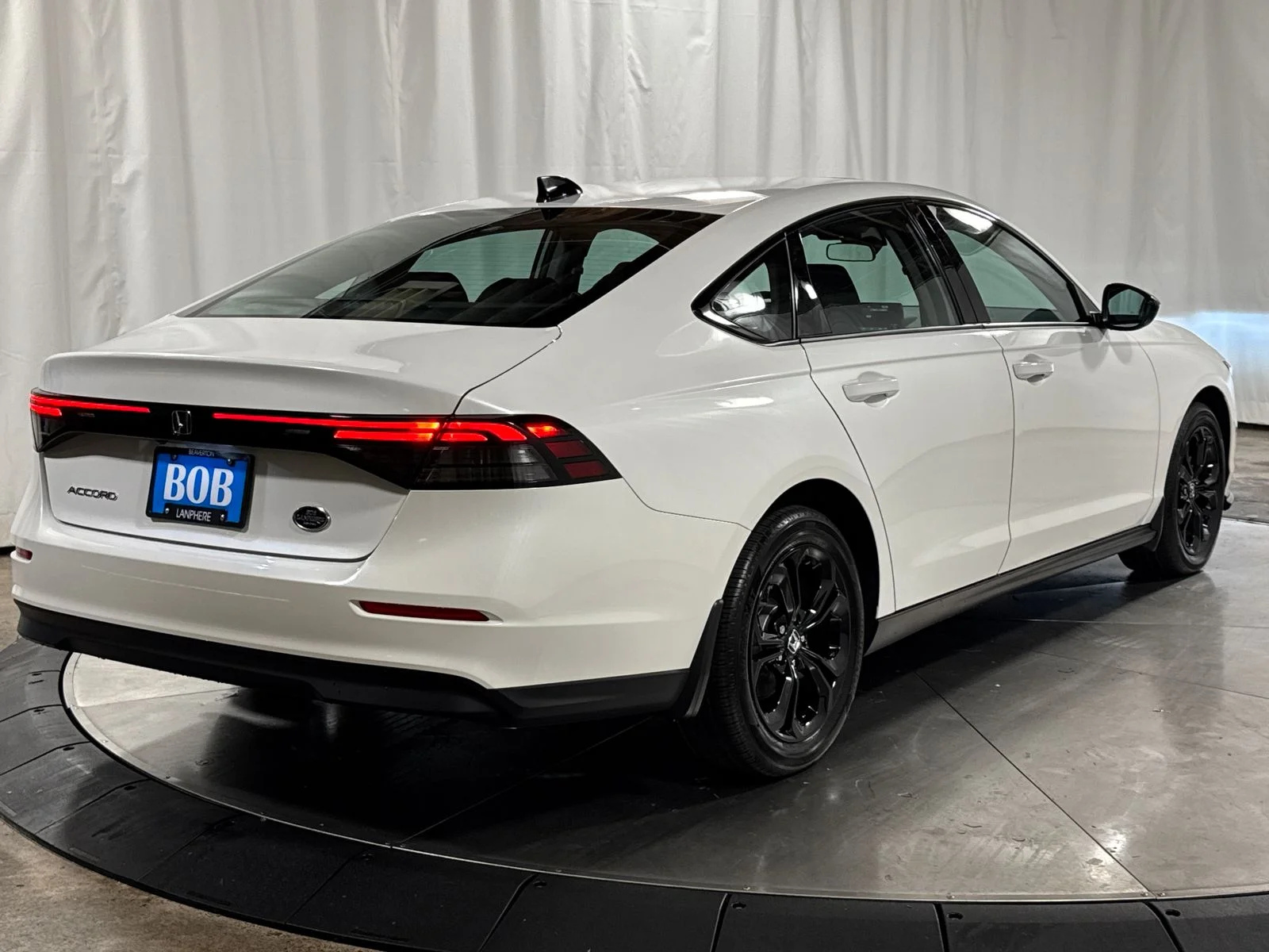 2025 Honda Accord SE - Photo 10