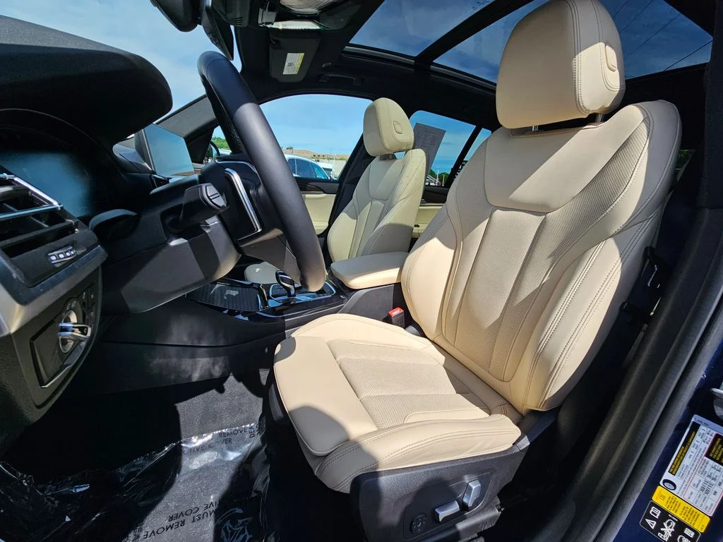 Used 2023 Phytonic Blue Metallic BMW xDrive30i image 15