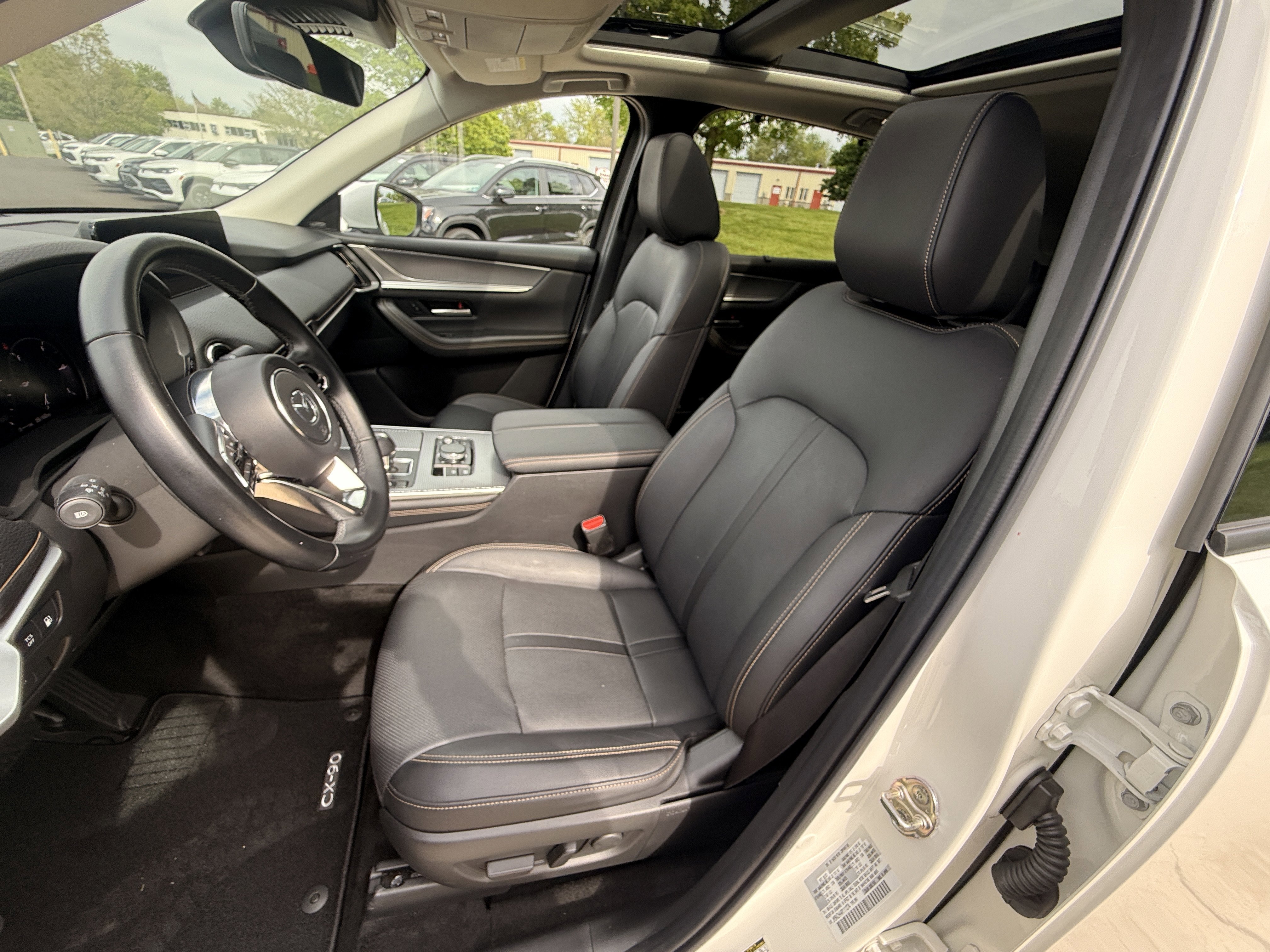 Used 2024 Rhodium White Premium Mazda Premium image 28