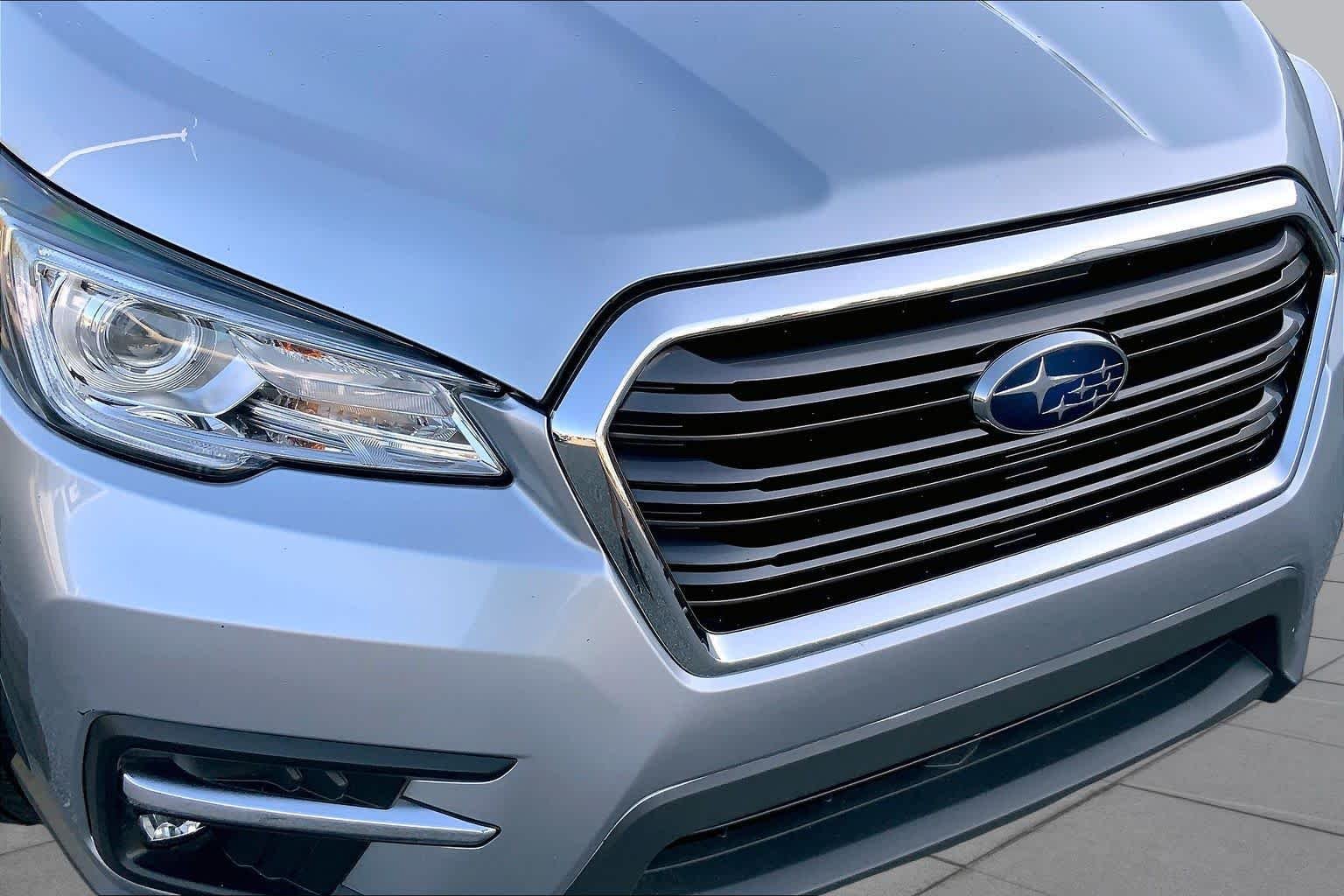 Used 2021 Ice Silver Metallic Subaru Limited image 27