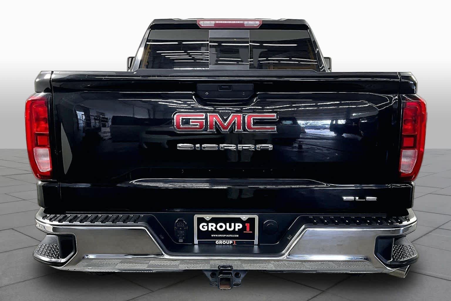 Used 2020 Onyx Black GMC SLE image 5
