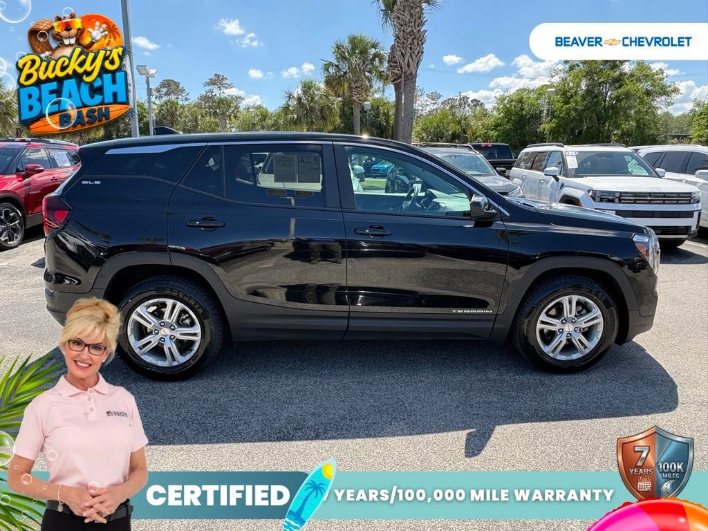 Used 2024 Ebony Twilight Metallic GMC SLE image 8