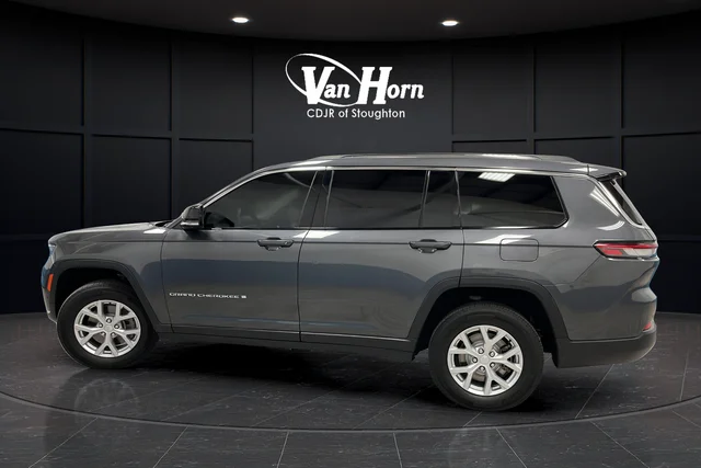 Used 2023 Gray Metallic Jeep Limited image 4