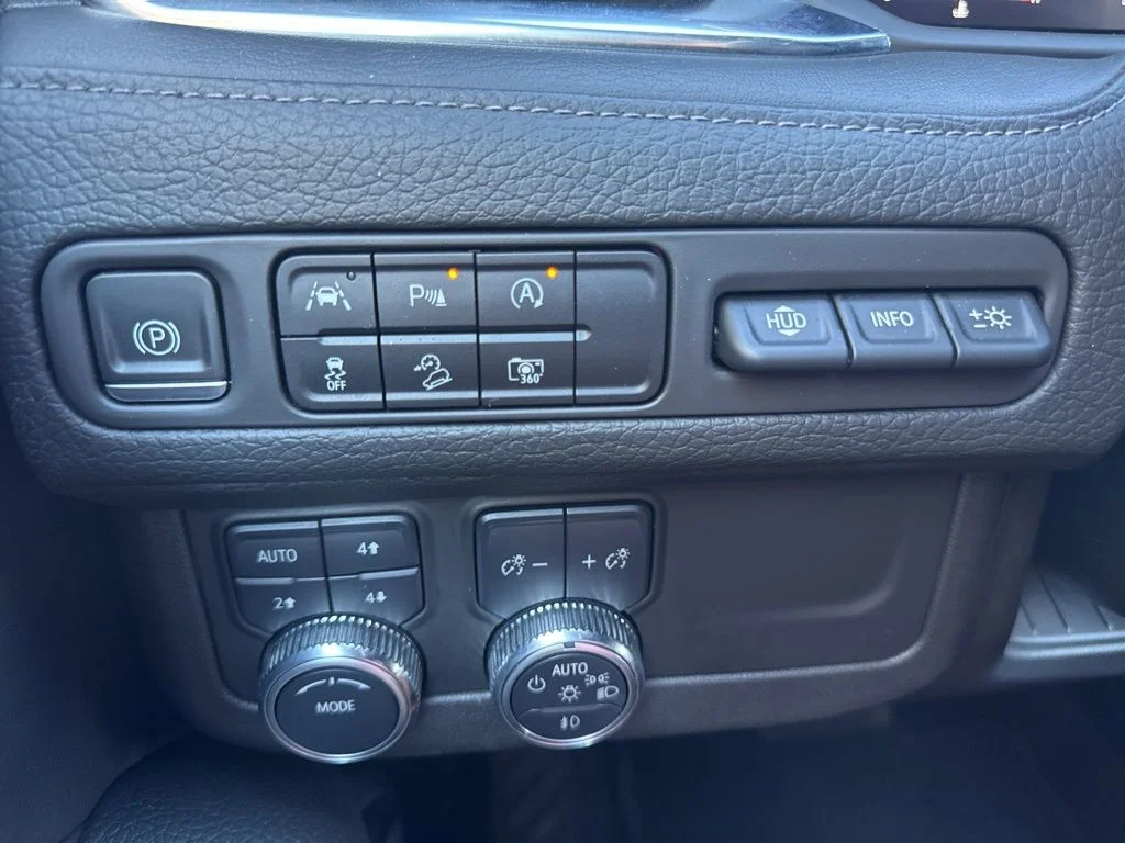 Used 2023 Blue GMC Denali image 13