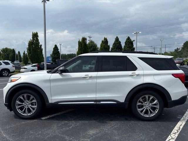 Used 2022 Star White Metallic Tri-Coat Ford XLT image 8