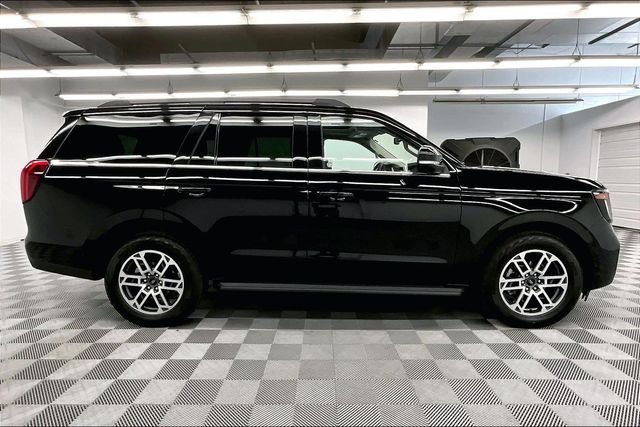 Used 2025 Agate Black Metallic Ford Active image 16