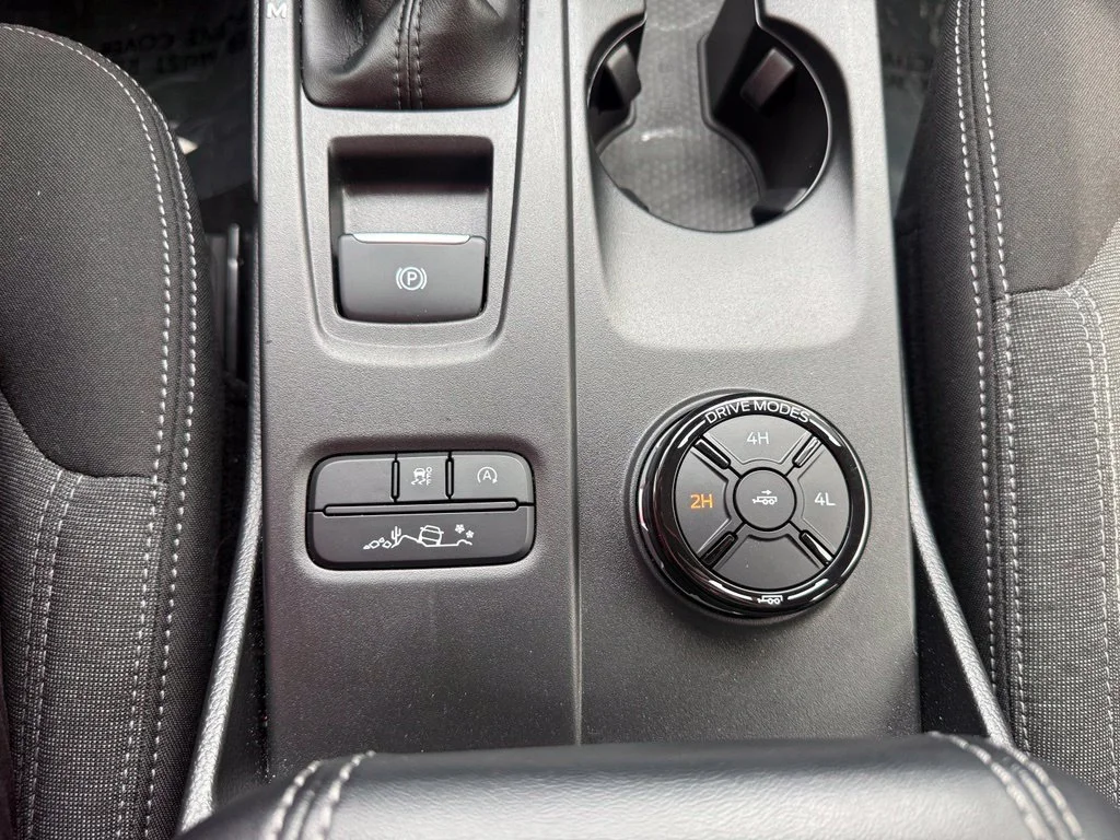 Used 2025 Black Ford XLT image 21