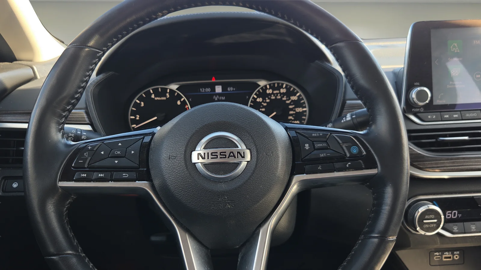 Used 2021 Black Nissan 2.5 SL image 12