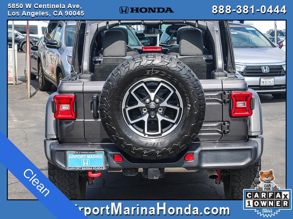 Used 2025 Crystal Metallic Jeep Rubicon image 10