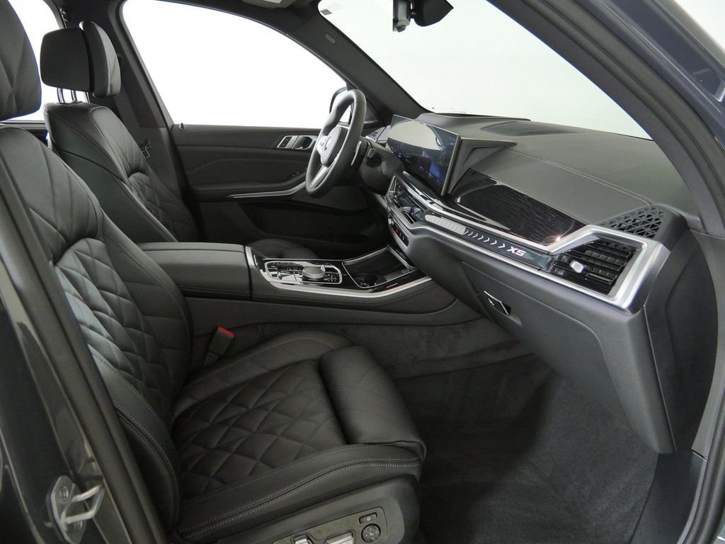 New 2026 Dravit Grey Metallic BMW xDrive40i image 20