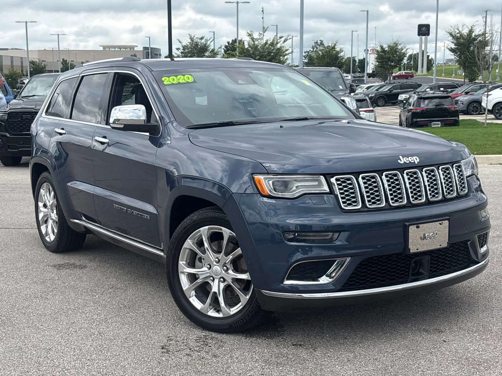 Used 2020 Jeep Grand Cherokee Summit with VIN 1C4RJFJTXLC326388 for sale in Kansas City