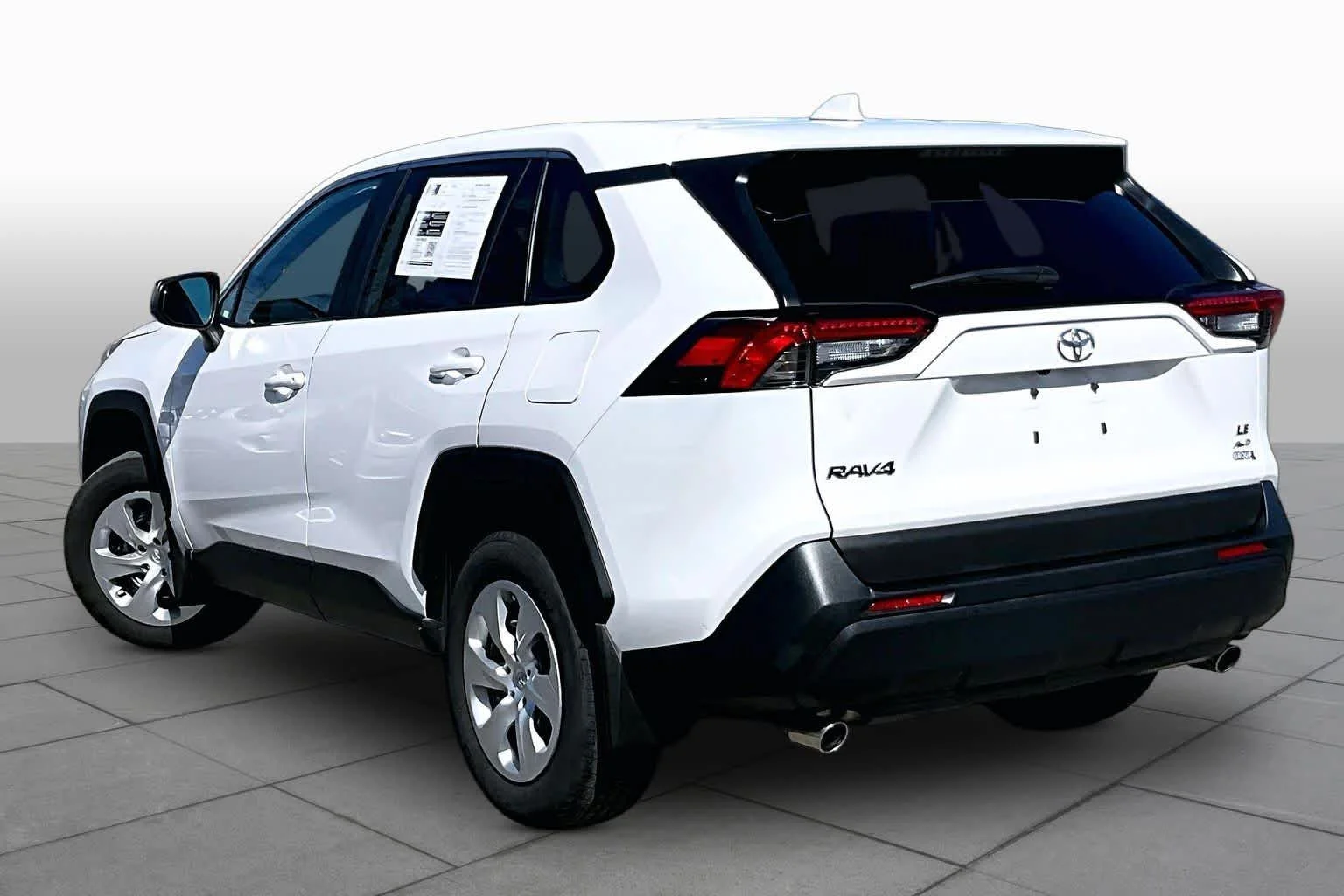 Used 2023 Ice Cap Toyota LE image 12