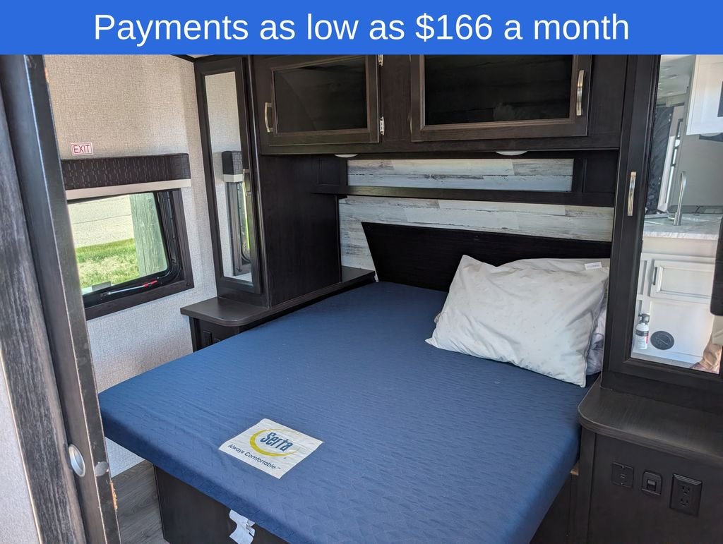 Used 2021 White Jayco Camper image 11