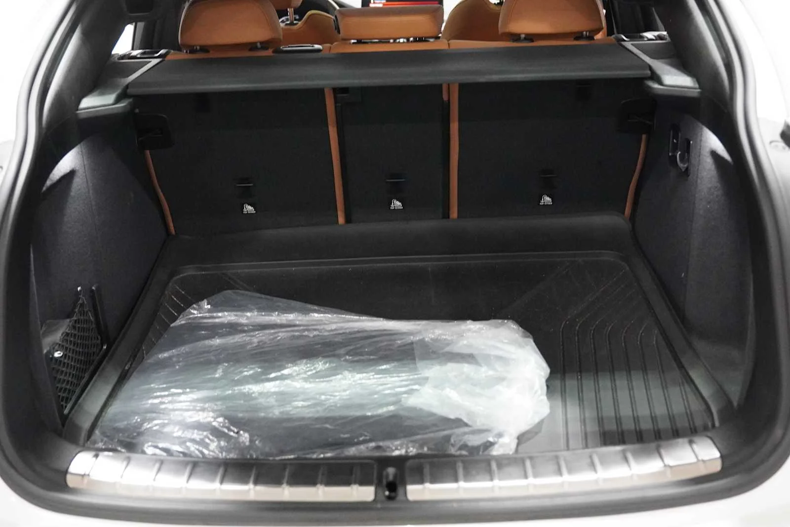 Certified Used 2025 Alpine White BMW xDrive30i image 25