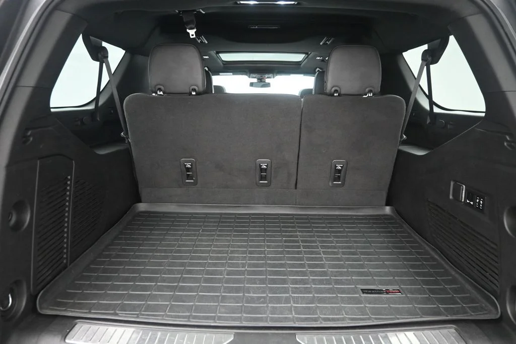 Used 2022 Gray Chevrolet Z71 image 30