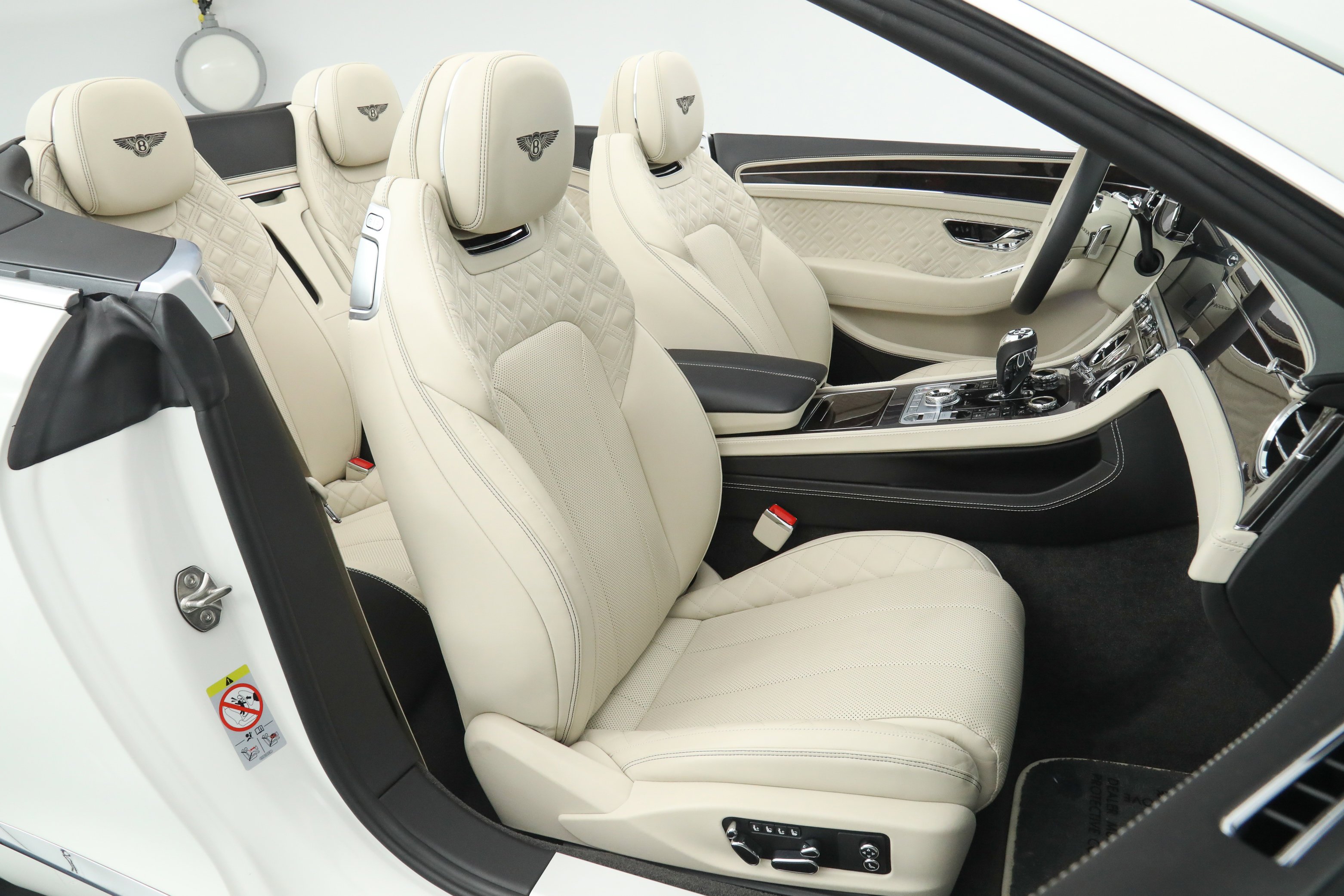 Used 2022 White Bentley GT V8 Convertible image 17