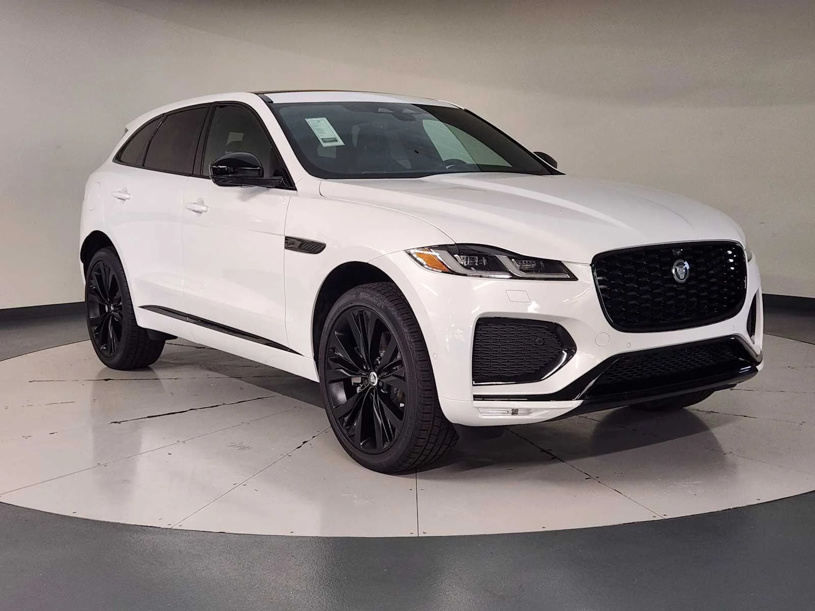 New 2026 Ostuni Pearl White Premium Metallic Jaguar R-Dynamic S image 13