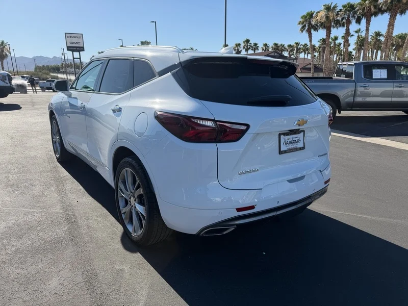 Used 2019 SUMMIT WHITE Chevrolet Premier image 5
