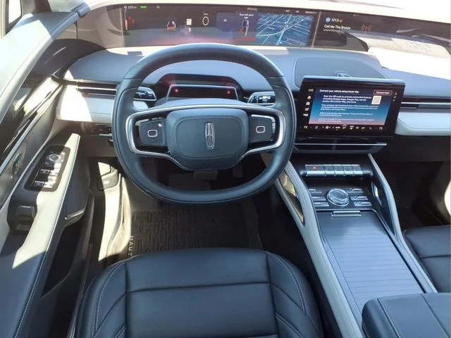 Used 2025 Gray Lincoln Premiere image 17